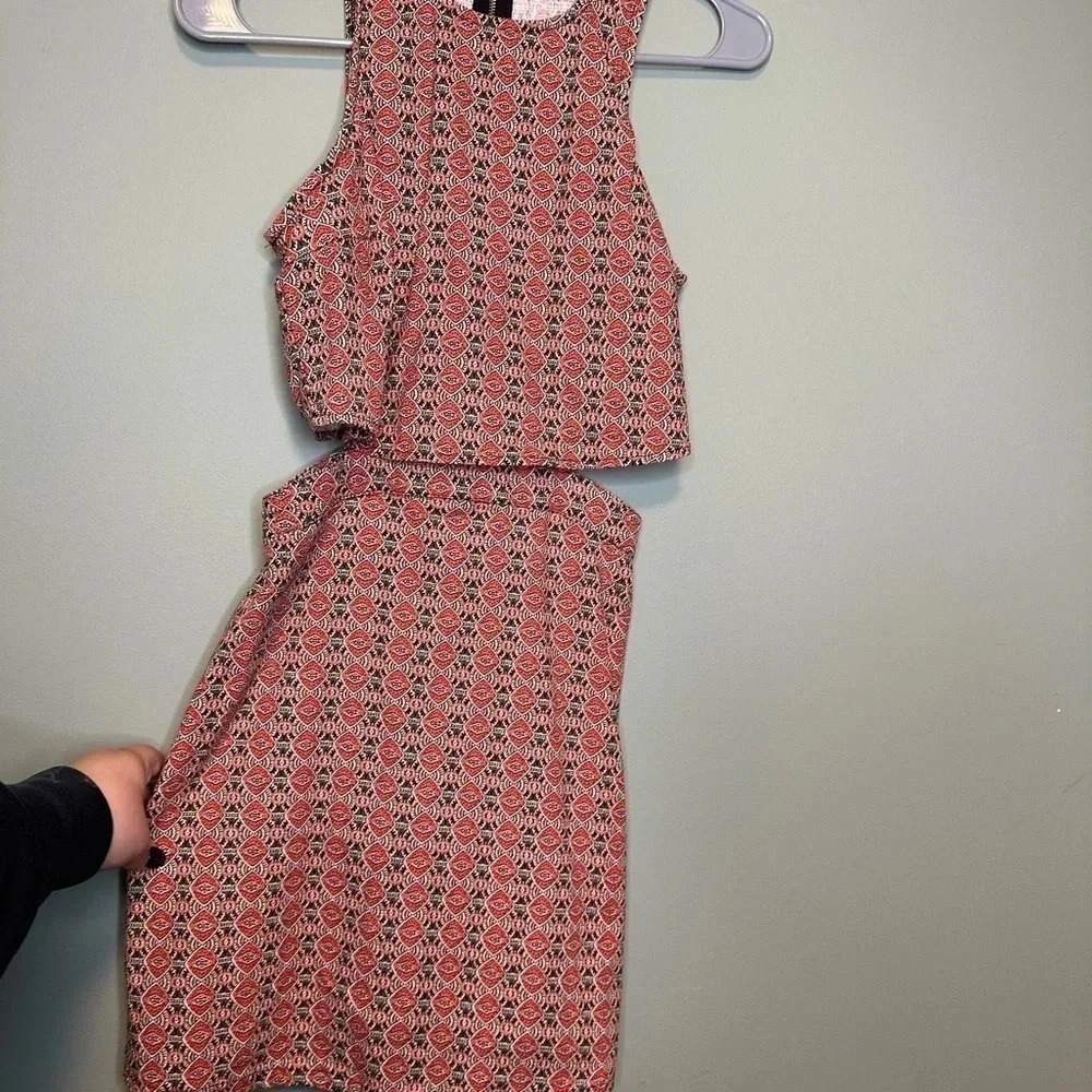 Hollister‎ cutout side dress - Picture 2 of 8